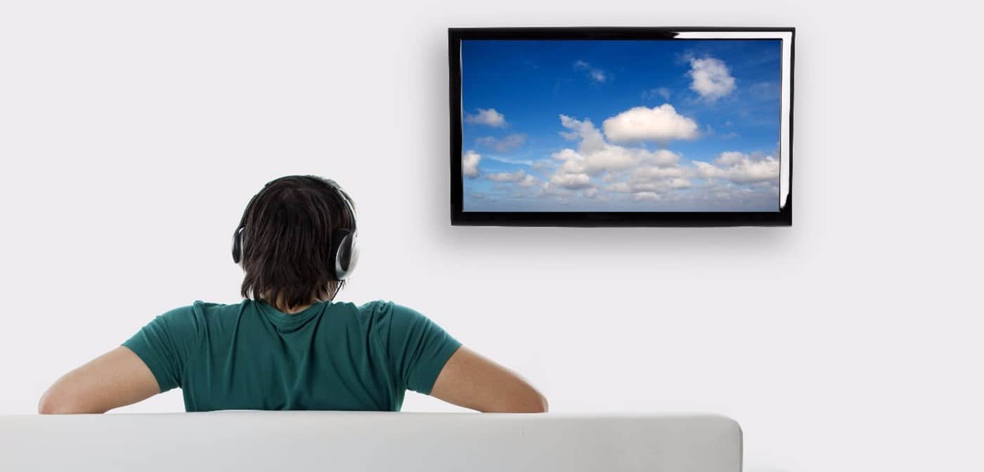 התקנת טלוויזיה על הקיר 